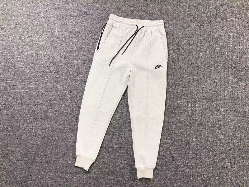 Conjunto Nike Tech Fleece White