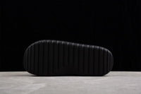 Asuna 2.0 “Triple Black” - Caiçara Conceito