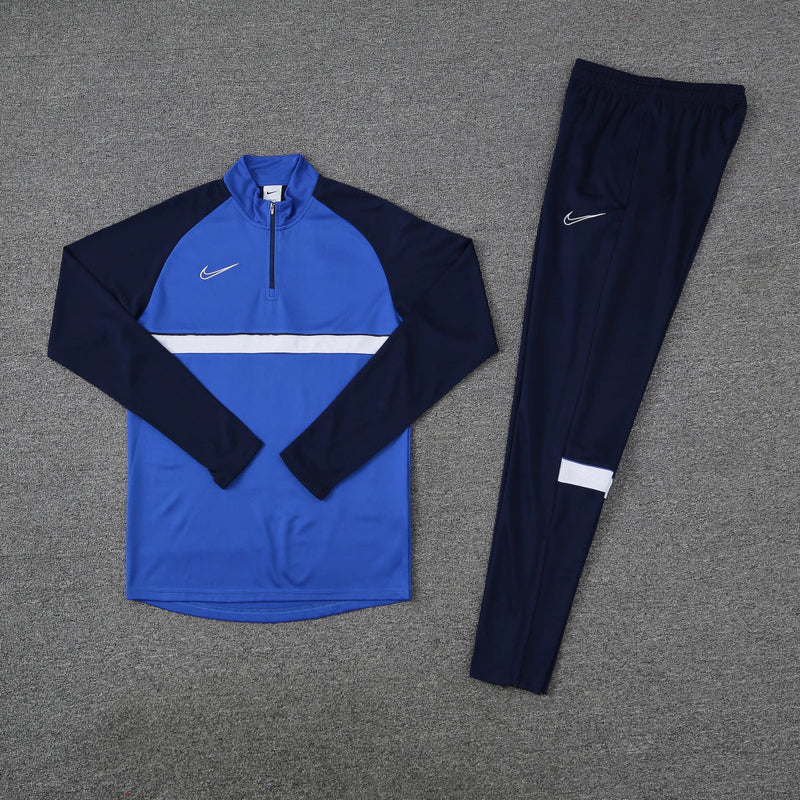 Conjunto de Treino Nike Azul Marinho, Preto e Branco - Caiçara Conceito