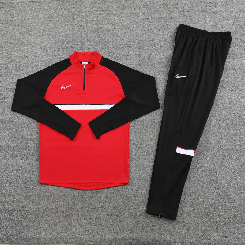 Conjunto de Treino Nike Vermelho, Preto e Branco