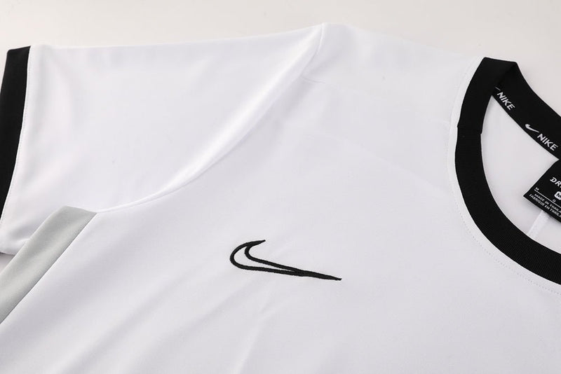 Conjunto Nike Dri - Fit Academy - Branco 2025 - Caiçara Conceito