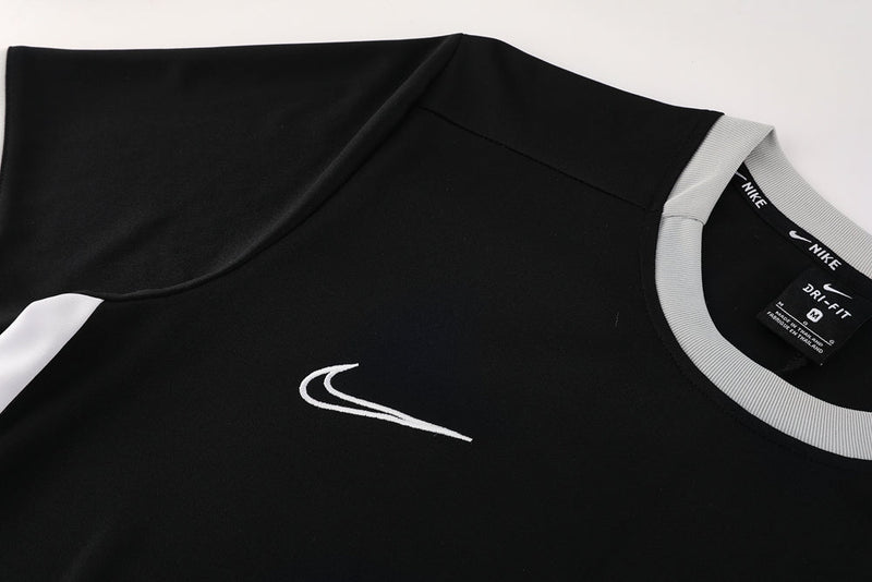 Conjunto Nike Dri - Fit Academy - Preto e Branco 2025 - Caiçara Conceito