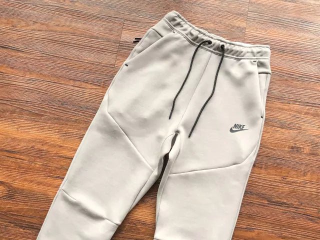 Conjunto Nike Tech Fleece Bege - Caiçara Conceito