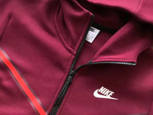 Conjunto Nike Tech Fleece Bordô e Preto