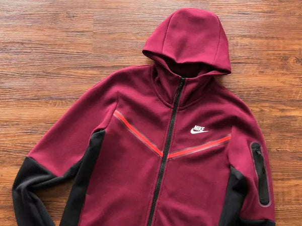 Conjunto Nike Tech Fleece Bordô e Preto