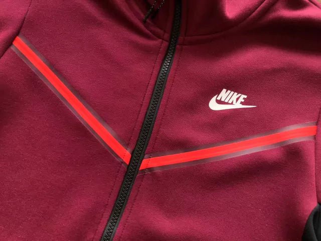 Conjunto Nike Tech Fleece Bordô e Preto - Caiçara Conceito