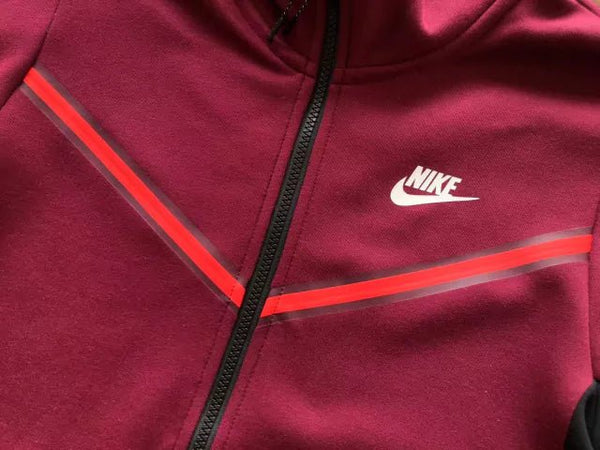 Conjunto Nike Tech Fleece Bordô e Preto