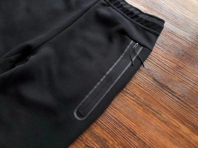 Conjunto Nike Tech Fleece Branco/Preto - Caiçara Conceito