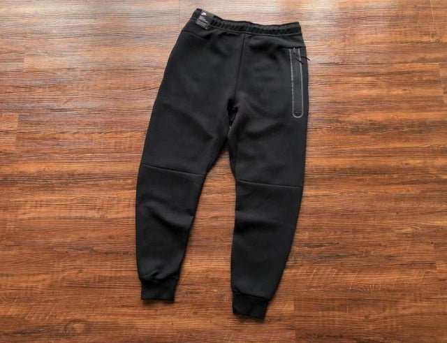 Conjunto Nike Tech Fleece Branco/Preto - Caiçara Conceito