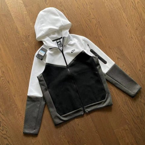 Conjunto Nike Tech Fleece Branco/Preto