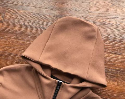Conjunto Nike Tech Fleece Marrom