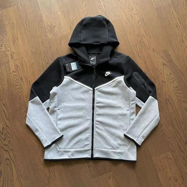 Conjunto Nike Tech Fleece Preto/Branco - Caiçara Conceito