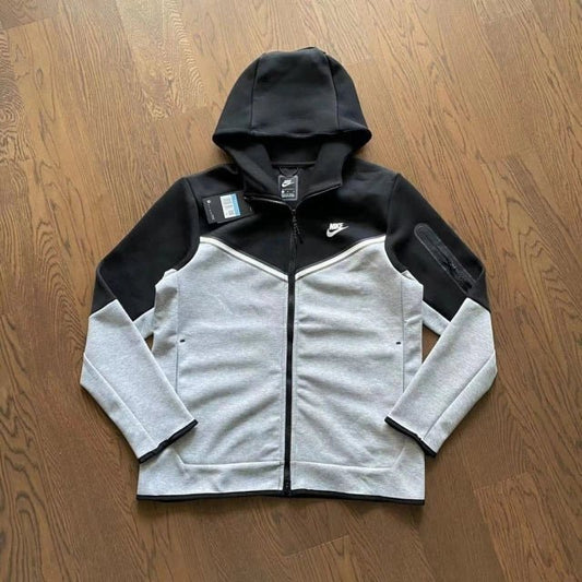 Conjunto Nike Tech Fleece Preto/Branco - Caiçara Conceito