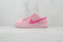 Nike Dunk Low Triple Pink