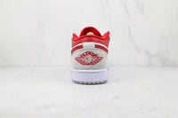 Jordan 1 Low SE Light Smoke Grey Gym Red - Caiçara ConceitoJordan 1 Low SE Light Smoke Grey Gym Red
