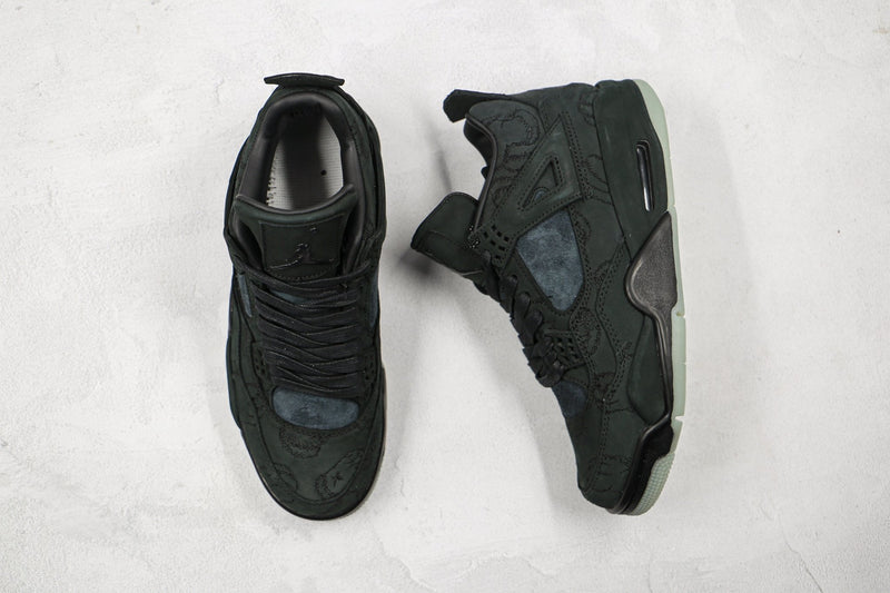 Jordan 4 Retro Kaws Black - Caiçara ConceitoJordan 4 Retro Kaws Black