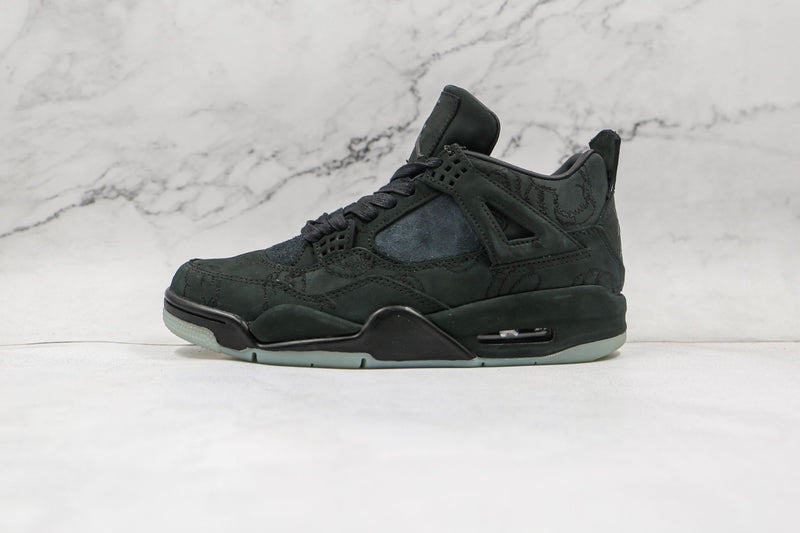 Jordan 4 Retro Kaws Black - Caiçara ConceitoJordan 4 Retro Kaws Black