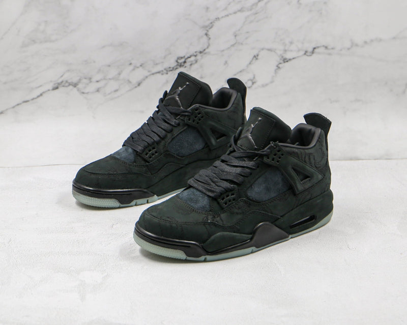 Jordan 4 Retro Kaws Black - Caiçara ConceitoJordan 4 Retro Kaws Black